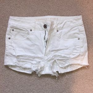 White American Eagle shorts